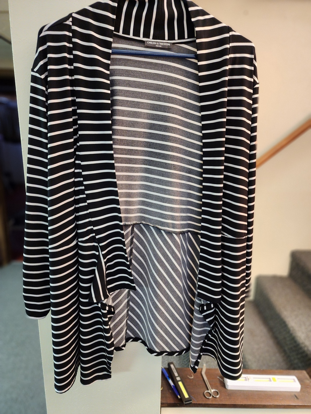 Chelsea & Theodore 2x Black and White Striped Women's Cardigan